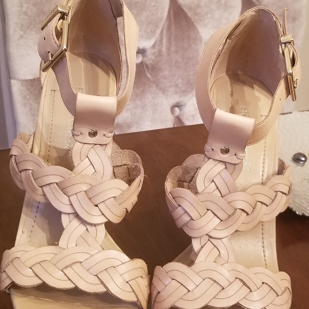 BCBGENERATION Castle Open Toe Wedge Sandals